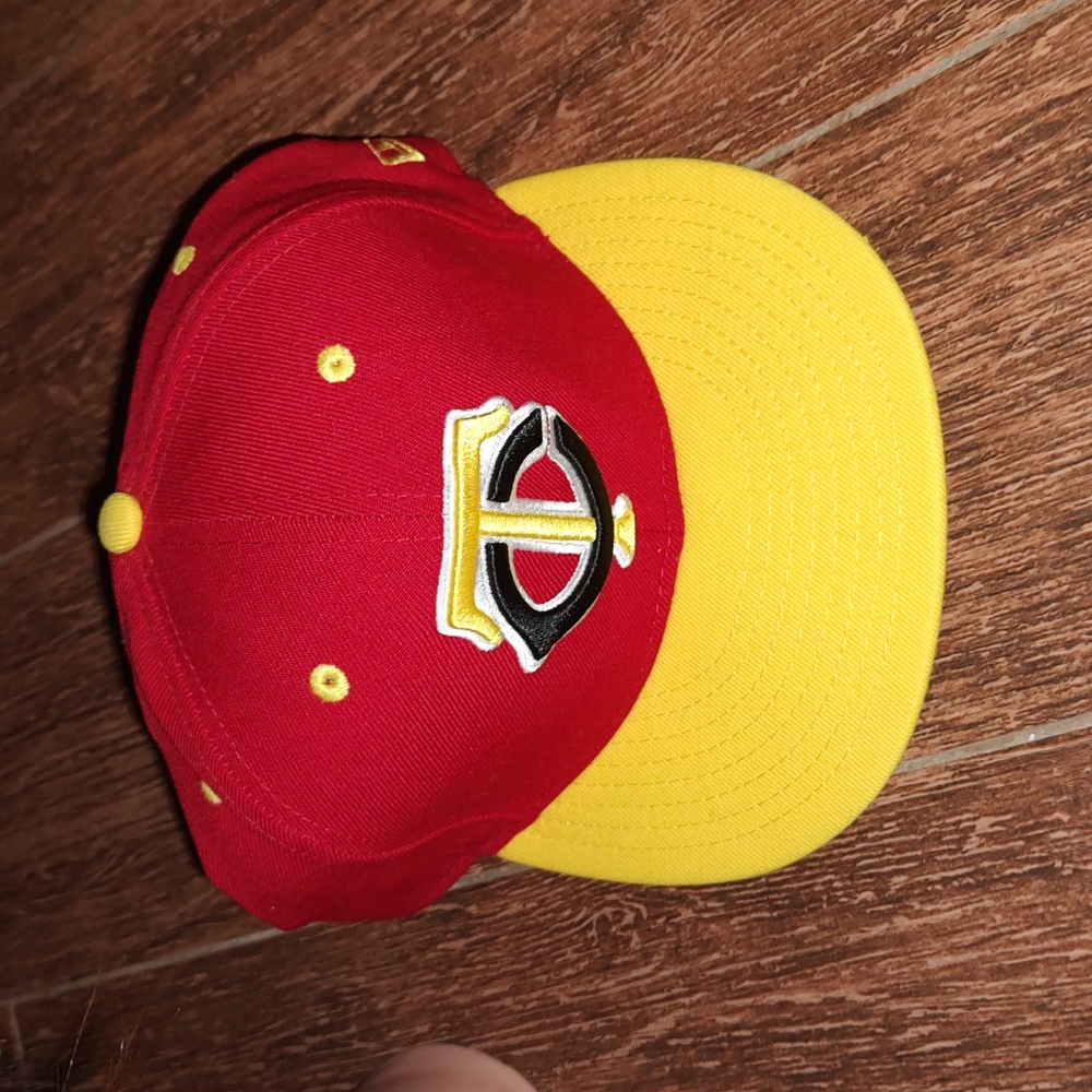 New Era 59Fifty Minnesota Twins Red Yellow Fitted Baseball Hat 7 1/2